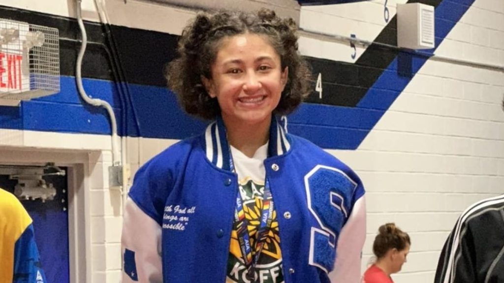 Tucson Teen Smashes Records, Becomes First Girl to Conquer Arizona State Wrestling Title