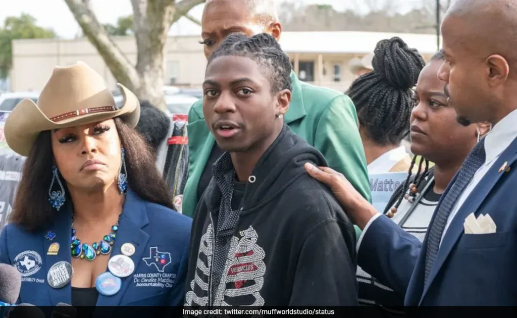 Texas Judge Backs School's Punishment of Black Student Over Hairstyle