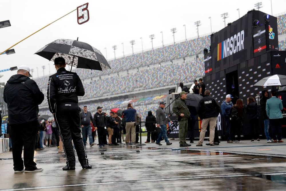 NASCAR's Monday Showdown with Xfinity-Daytona 500 Doubleheader after Rainy Weekend