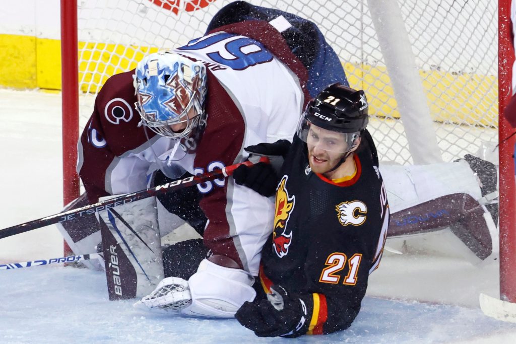 Avalanche Cruise Past Flames 6-2 as Rantanen Shines