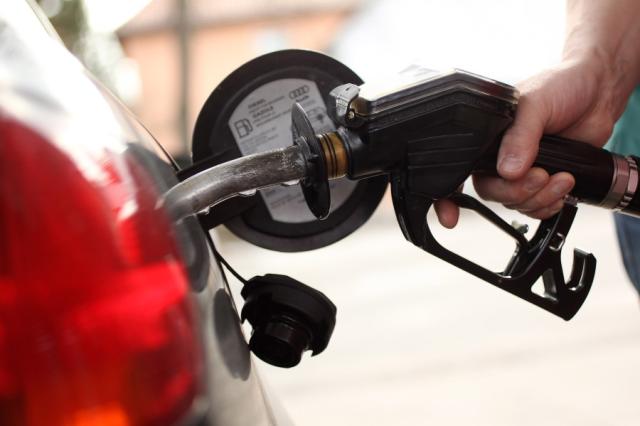 Gas Prices Surge Over $5 in San Diego Amid Spring Break Travel