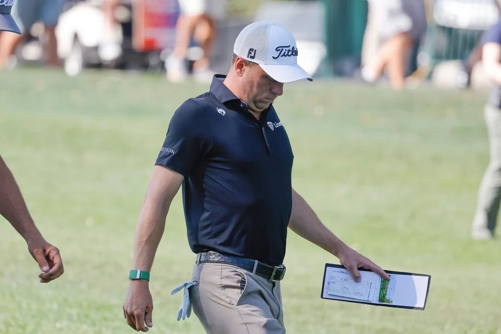 Tight Race at Valspar Championship: Five Leaders Battle Windy Conditions