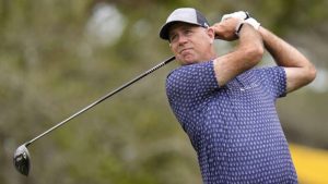 Tight Race at Valspar Championship: Five Leaders Battle Windy Conditions