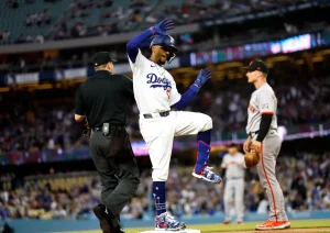 Dodgers Defeat Giants 8-3 Behind Freeman and Hernández