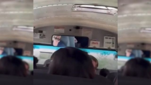 Texas Students Plead with Bus Driver to Keep Windows Open Amid Scorching Heat, Captured on Video