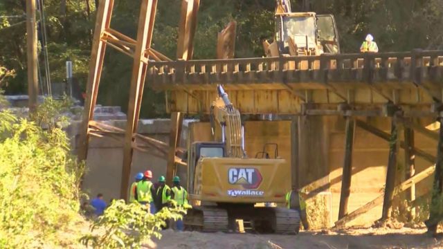 Mississippi Bridge Being Prepared for Deconstruction Collapsed, Killing Three People and Wounding Four More