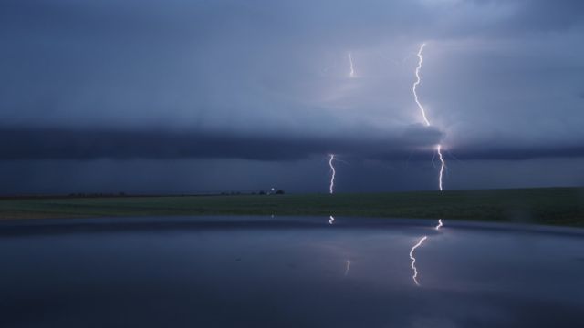 Severe Weather Alert: Heavy Showers and Thunderstorms Expected Across Louisiana, Mississippi, and Alabama