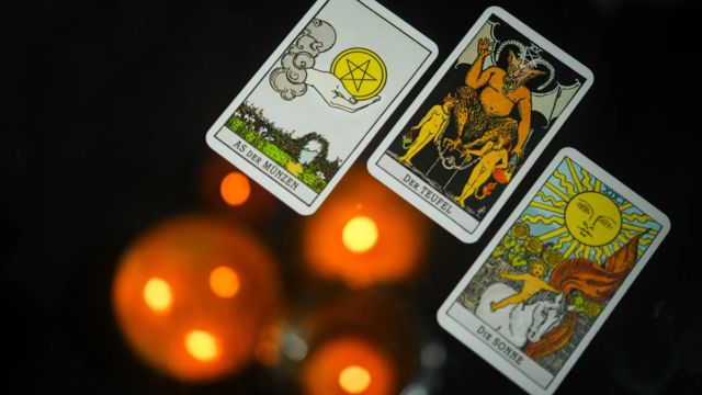 New Story! 2025 Tarot Year Card How to Prepare for the Year Ahead