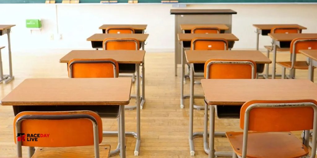 Teacher Allegedly Suspended for Refusing to Remove Crucifix in Connecticut School (1)