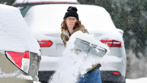 Washington & Oregon Snowstorm: Heavy Snow, Freezing Rain to Impact Travel Until Saturday