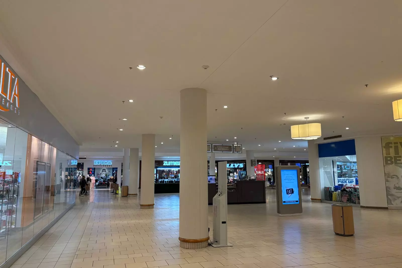 When to Visit NJ Malls: Discover the Quietest Times for a Relaxed Shopping Experience