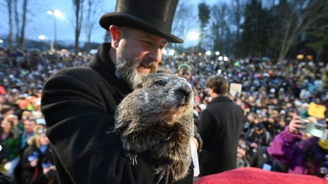 Groundhog Day 2025 Explained Will the Groundhog See Its Shadow Here’s What It Means (1)