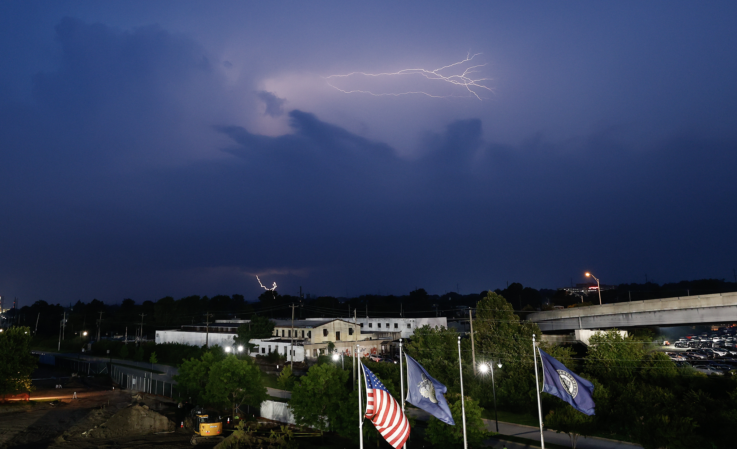 Dangerous Weather Alert: Torrential Rains and Howling Winds to Hit Philadelphia This Week