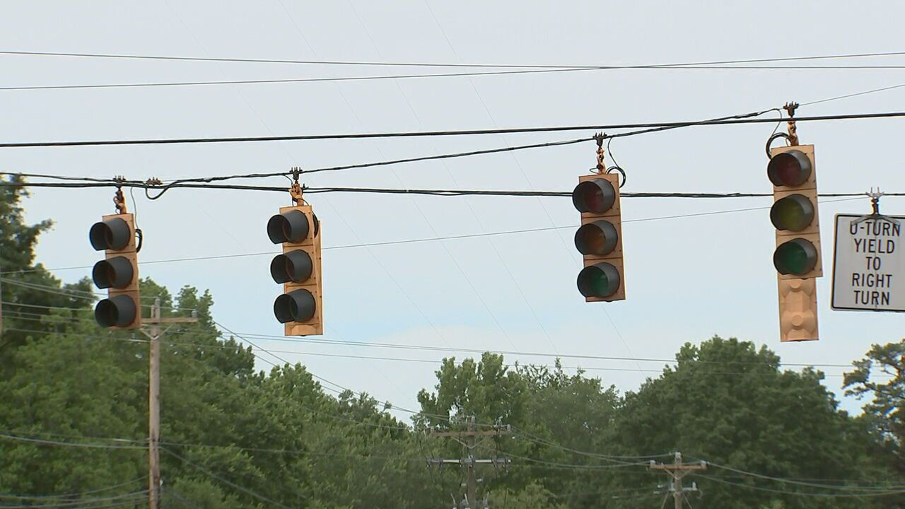 Is It Illegal to Turn Right on a Red Arrow in Maine?