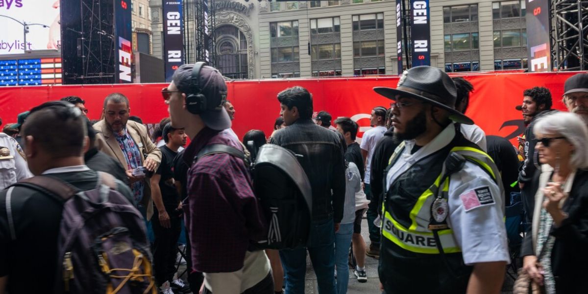 Migrant Teens Aged 12–19 Arrested in Times Square Attack on NYPD Officers