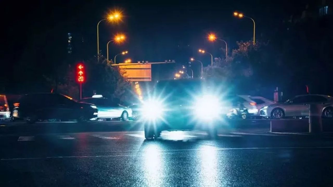 Florida Drivers Face Up to $5,000 Fines as State Bans Certain Car Lights Before HalloweenFlorida Drivers Face Up to $5,000 Fines as State Bans Certain Car Lights Before Halloween