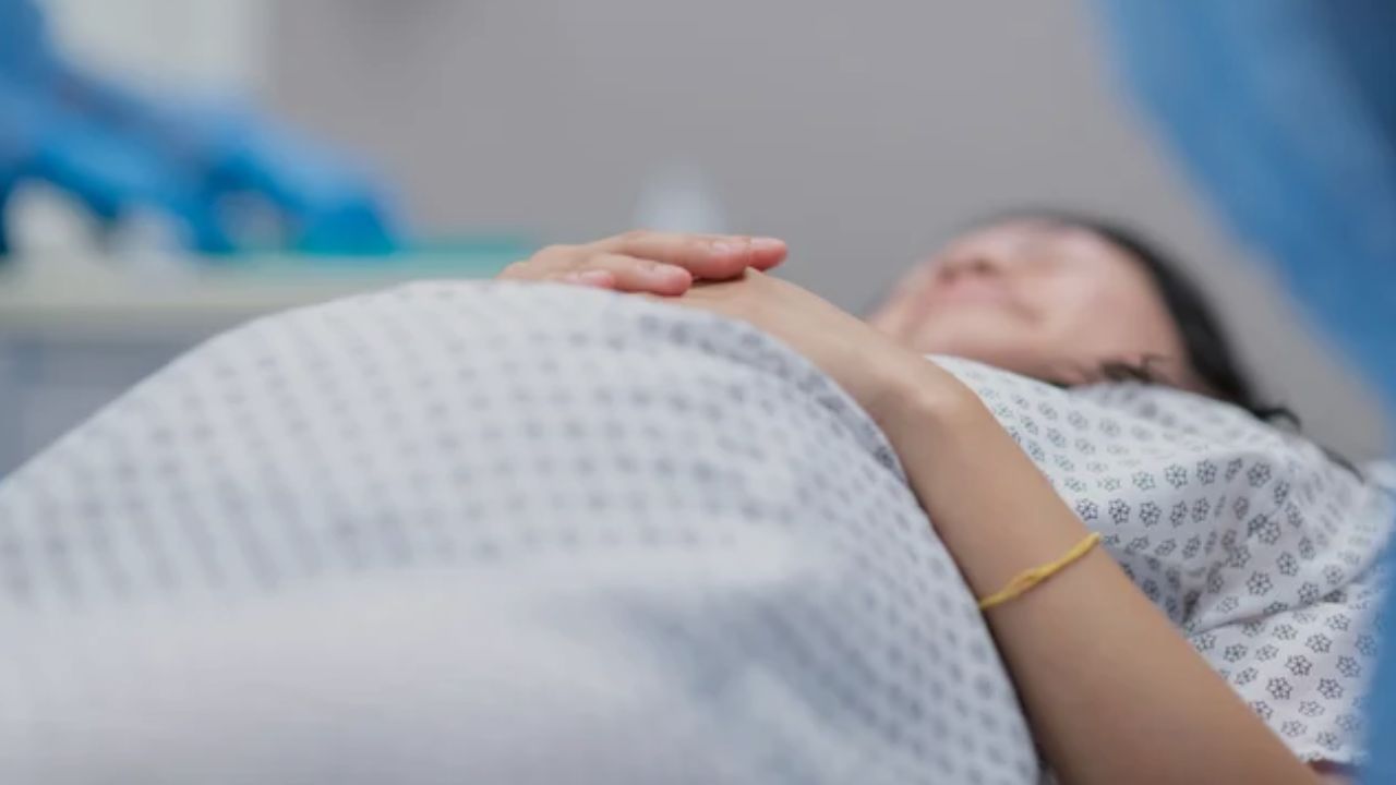 Grandmother Furious Pregnant Woman Won’t Let Her in Delivery Room