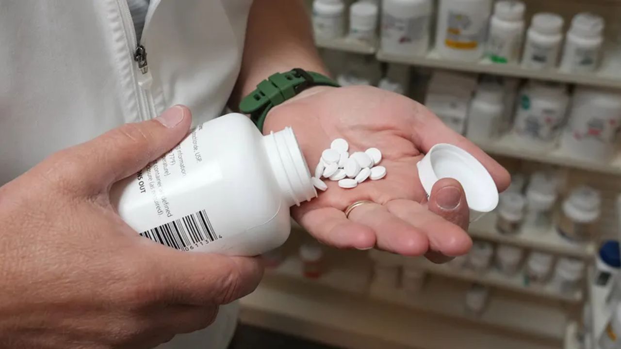 Over 140,000 Bottles of Popular Cholesterol Drug Recalled for Quality Issue, FDA Warns