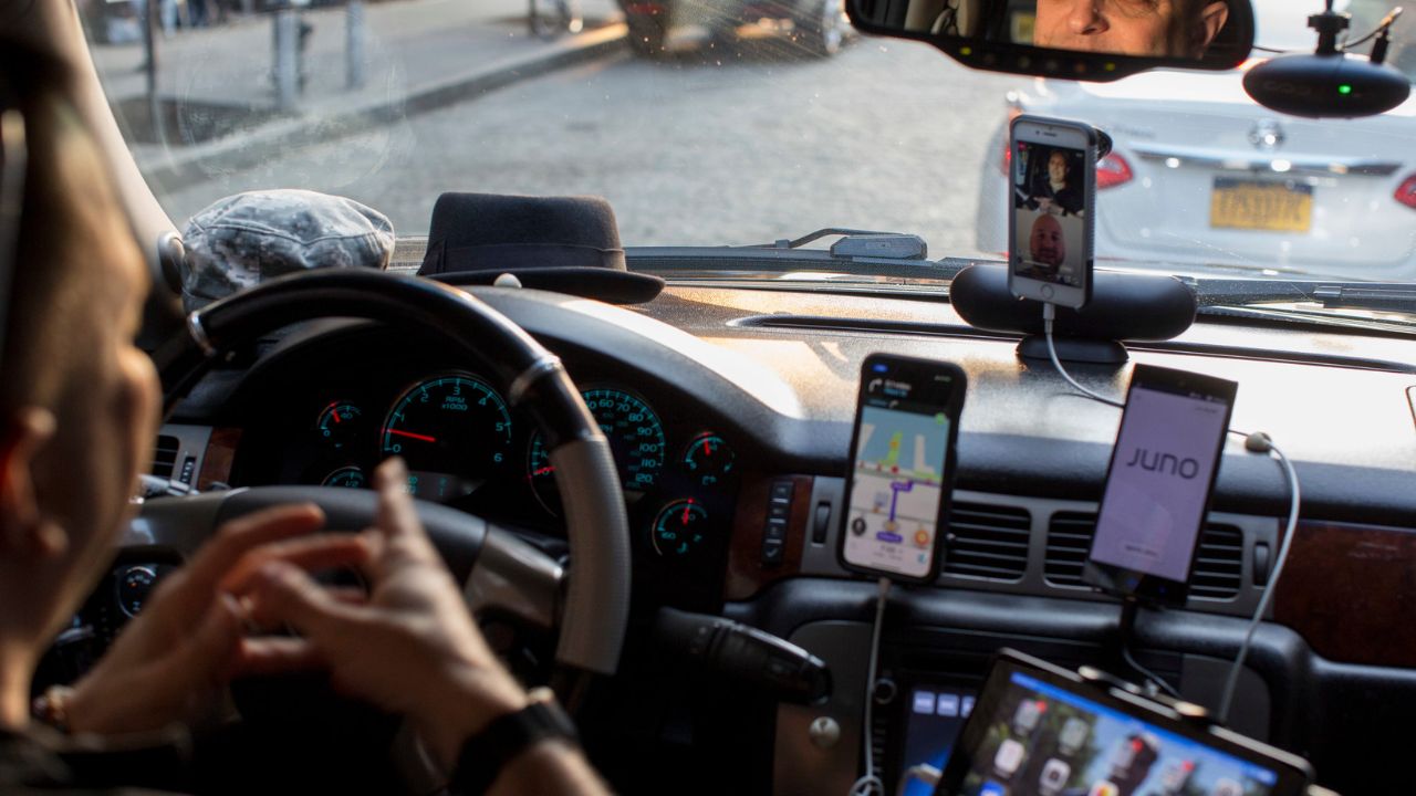 “Pay Attention to Your Phone!”: Phoenix Uber Driver’s PSA Hits the Internet