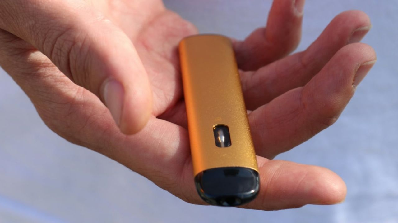 Virginia Dad Quits Smoking After 6-Year-Old Pretends to Vape