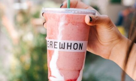 Erewhon Sparks Outrage With $11 Toothpaste-Flavored Smoothie Promising Fresh Breath