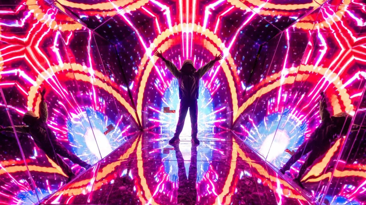 L.A. Zoo Lights 2025 Returns with Dazzling New Displays and Fan Favorites